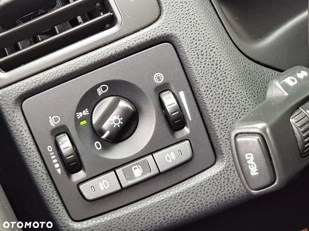 Volvo C30 D3 R-Design - 21