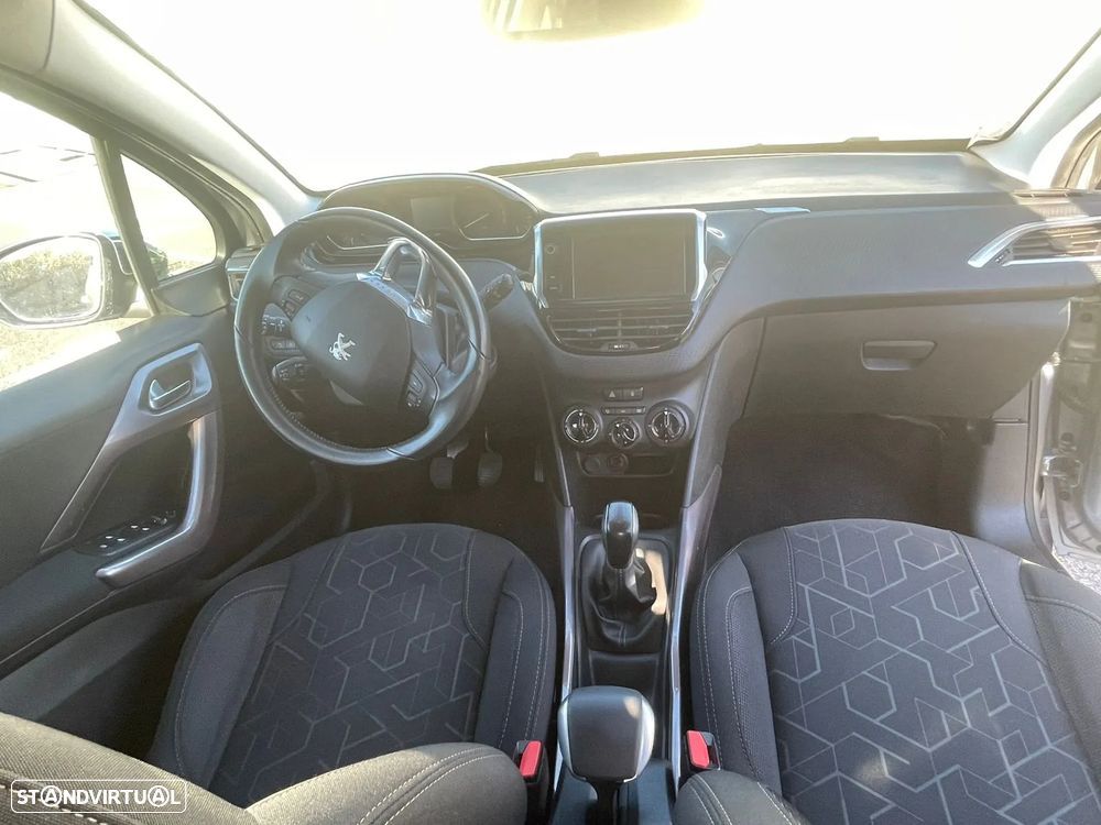 Peugeot 2008 1.2 PureTech Style - 5
