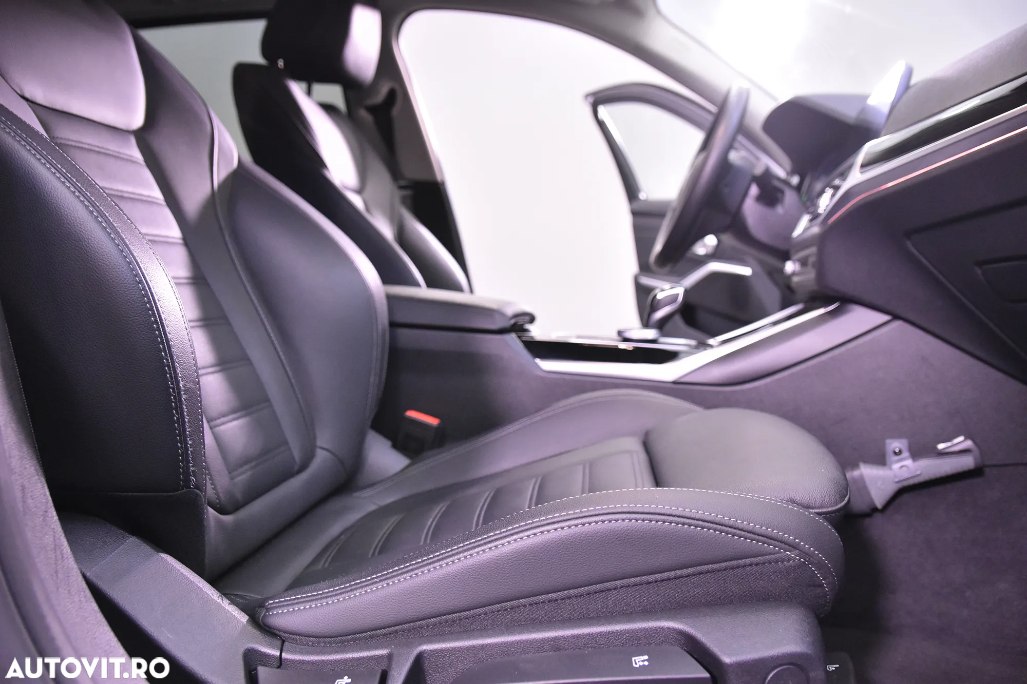 BMW Seria 3 320i Touring Aut. - 11