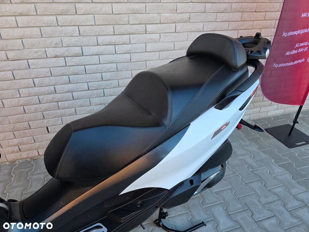 Piaggio MP-3 - 5