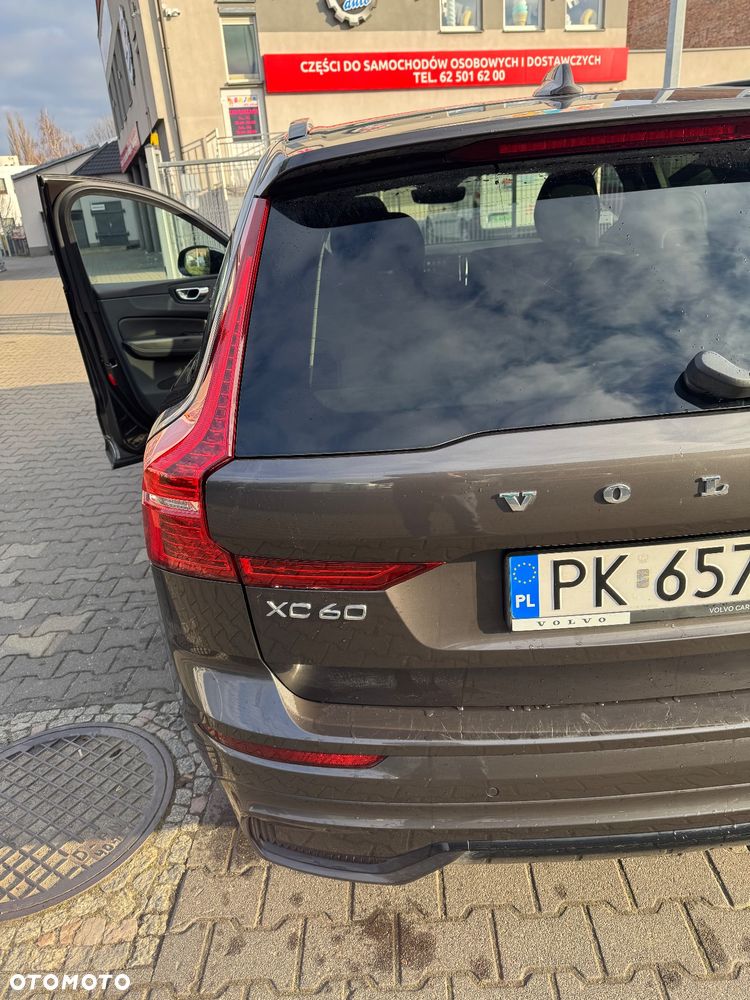 Volvo XC 60 B4 B Plus Dark - 19