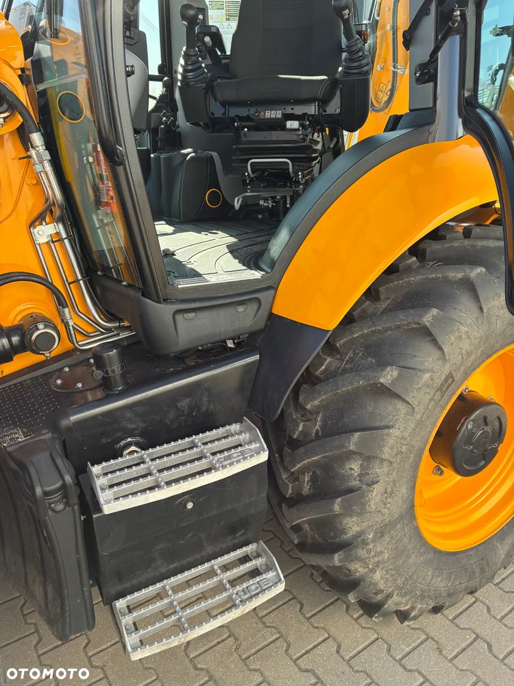 JCB 4CX PRO AEC POWERSLIDE - 9