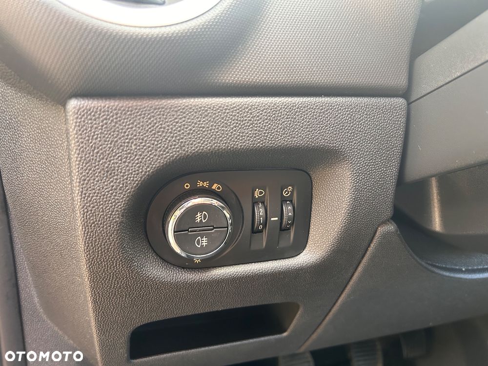 Opel Corsa 1.4 16V Cosmo - 25