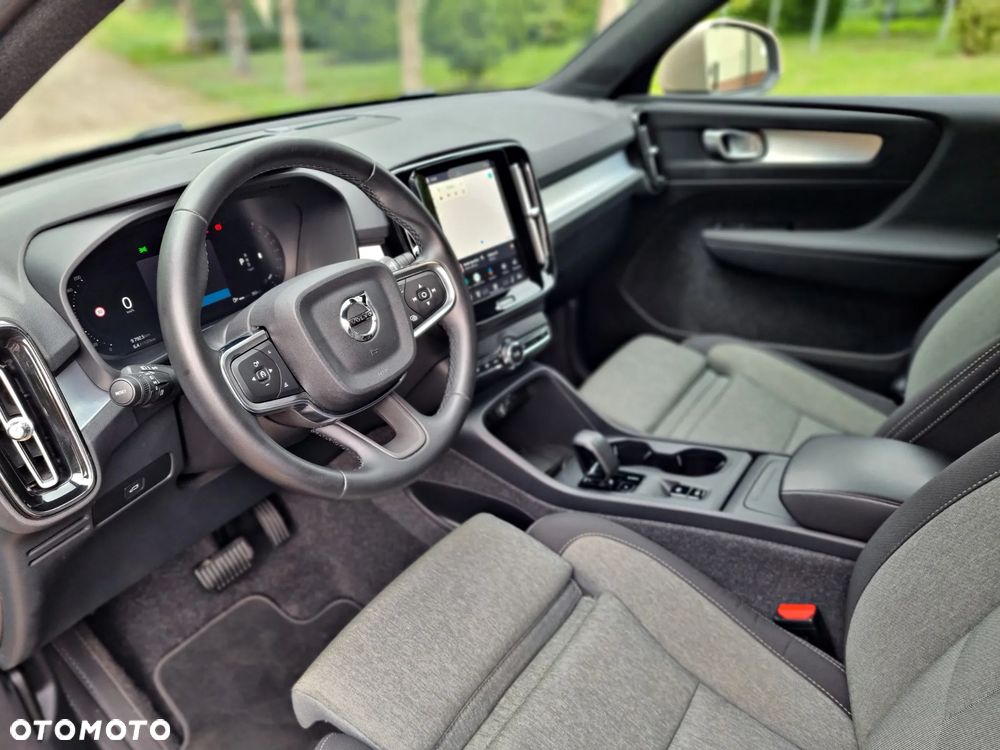 Volvo XC 40 B3 B DKG Ultra Black Edition - 33
