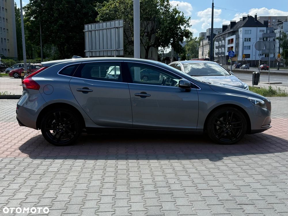 Volvo V40 D4 Drive-E Momentum - 10
