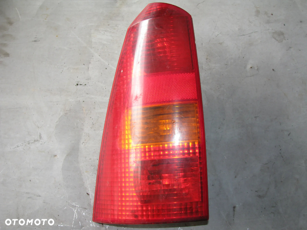 LAMPA TYLNA LEWE FORD FOCUS  KOMBI