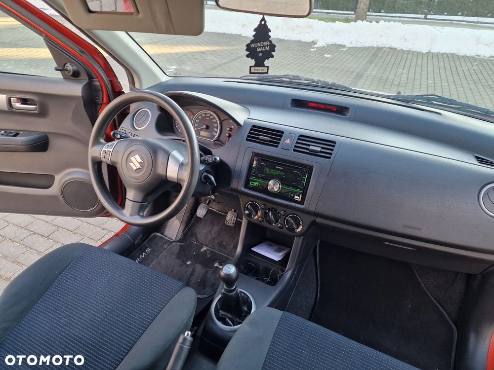 Suzuki Swift 1.3 Club - 10