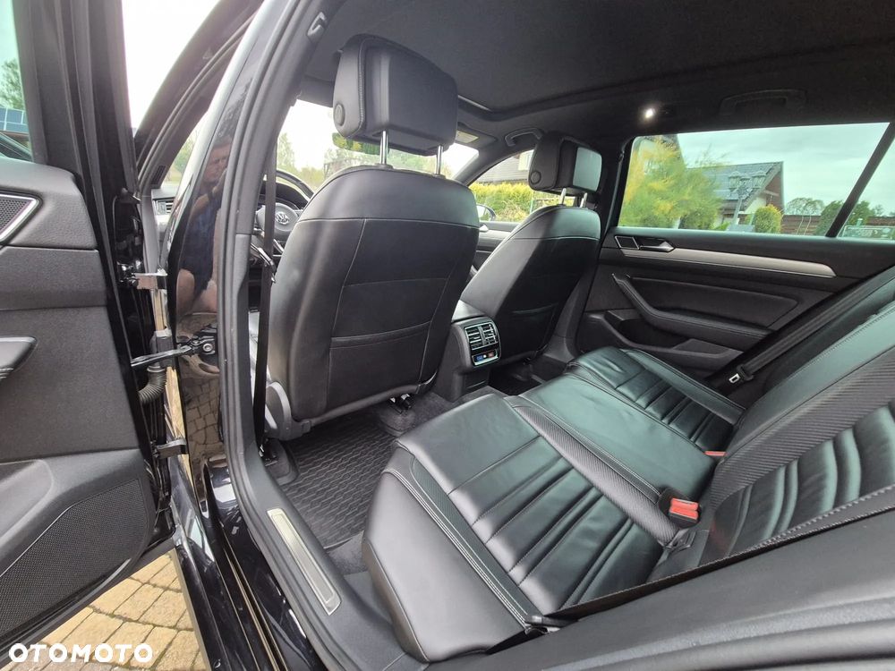 Volkswagen Passat - 30