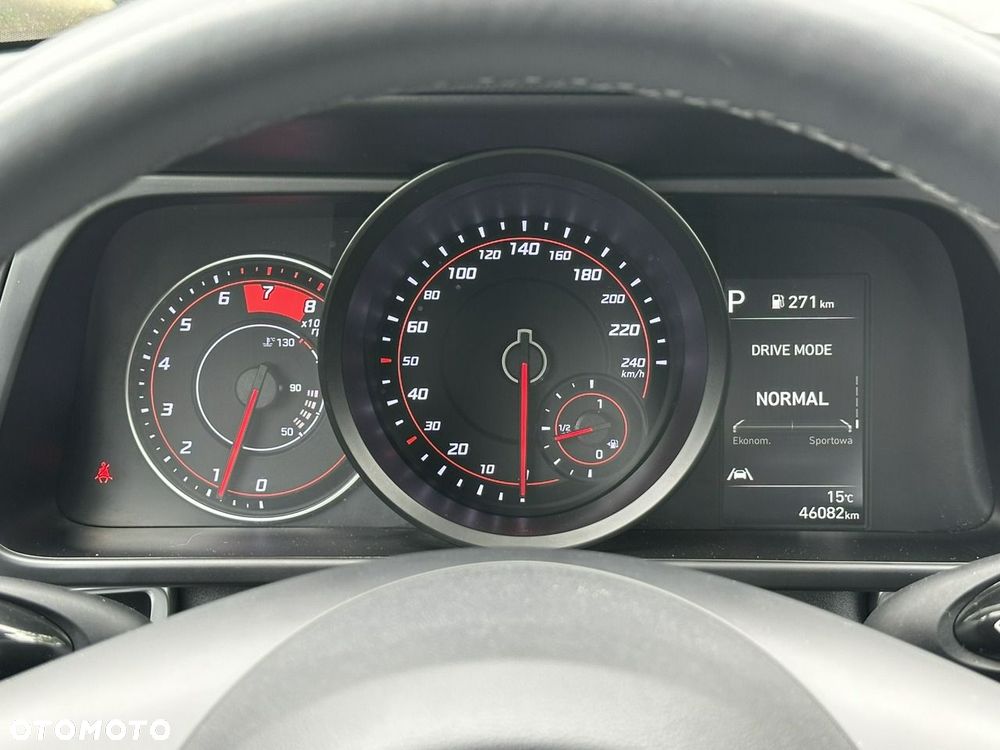 Hyundai Elantra - 32