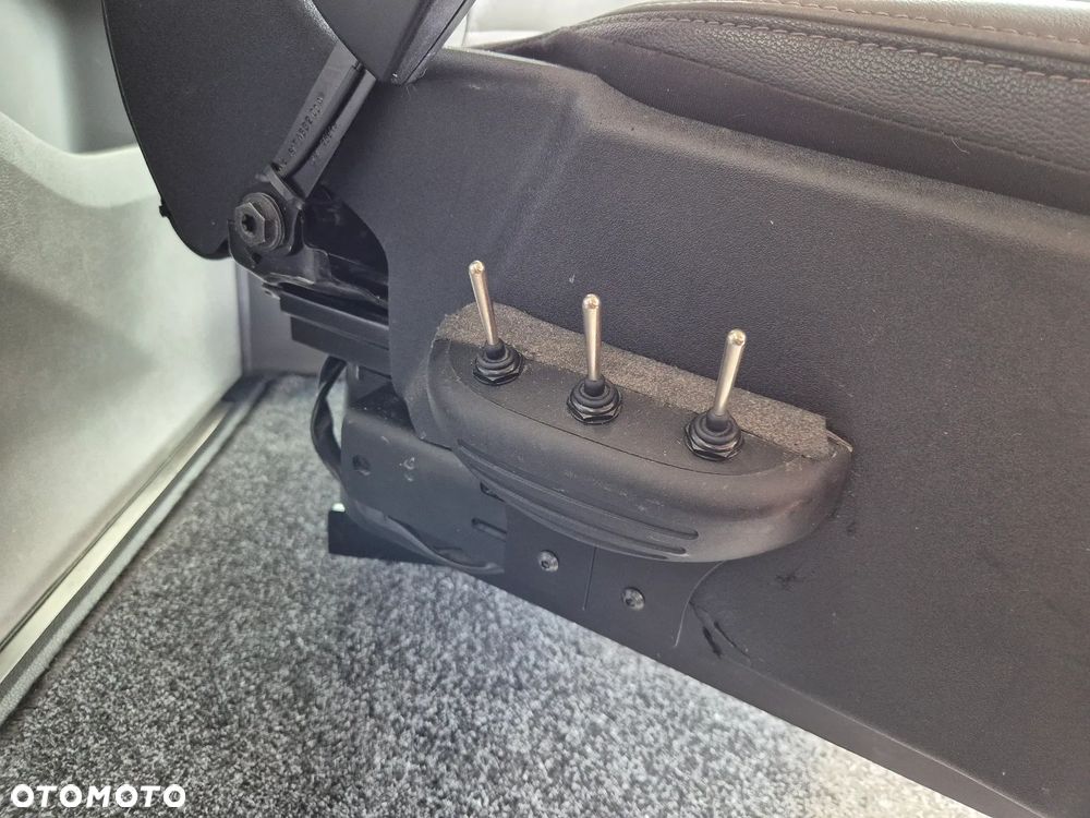 Ford Tourneo Custom - 26