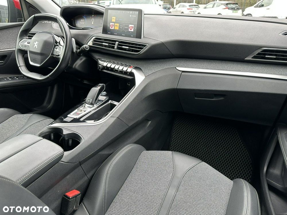 Peugeot 3008 1.2 PureTech Allure S&S EAT8 - 24