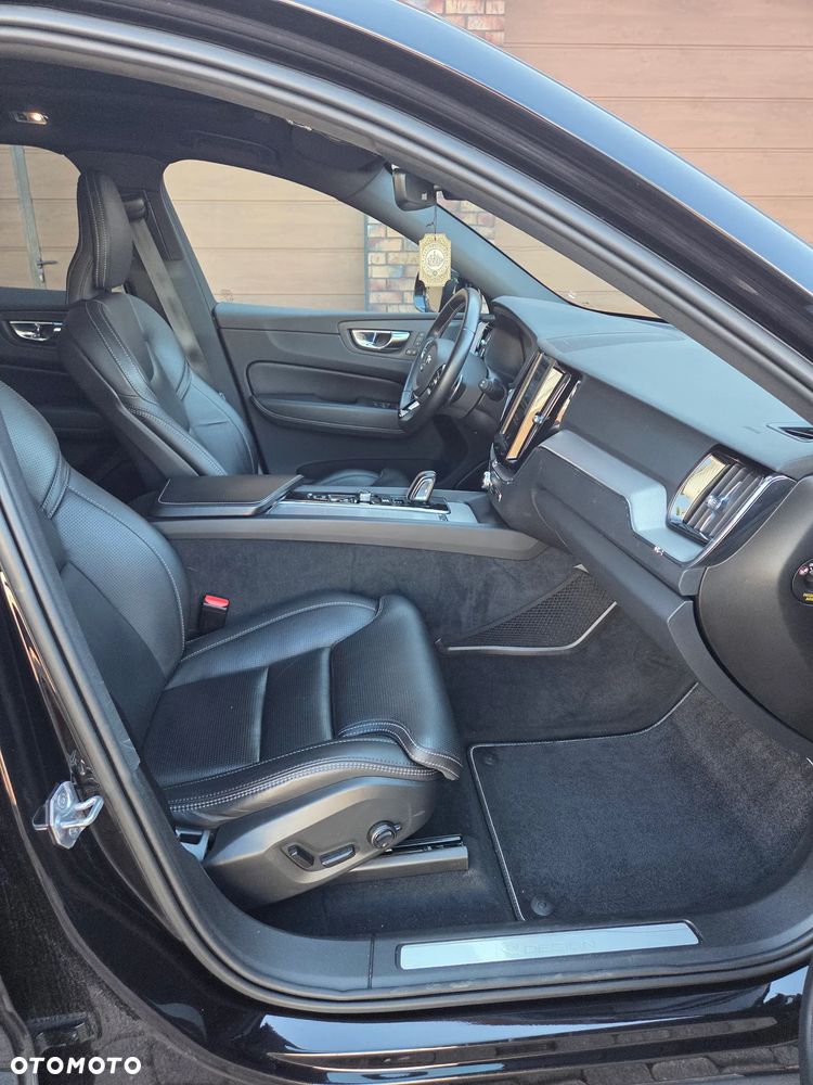 Volvo XC 60 B5 D AWD R-Design - 15