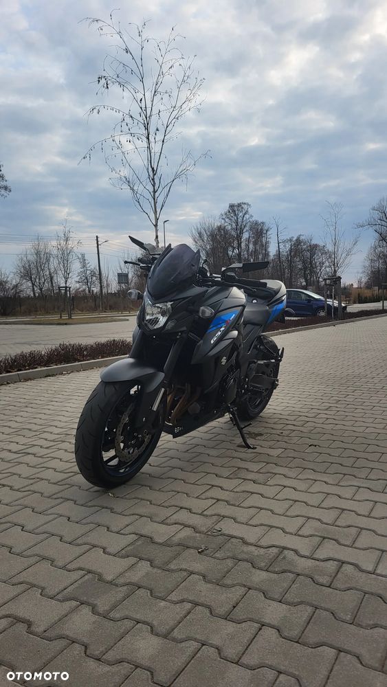 Suzuki GSX - 3