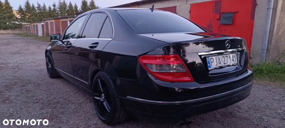 Mercedes-Benz Klasa C 180 CGI Automatik BlueEFFICIENCY Avantgarde - 4