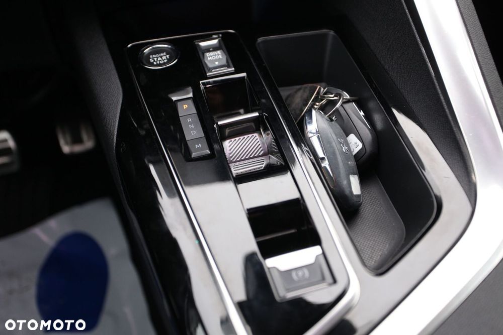 Peugeot 5008 1.2 PureTech mHEV GT S&S e-DCS6 - 17