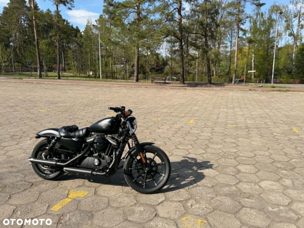Harley-Davidson Sportster Iron 883 - 11
