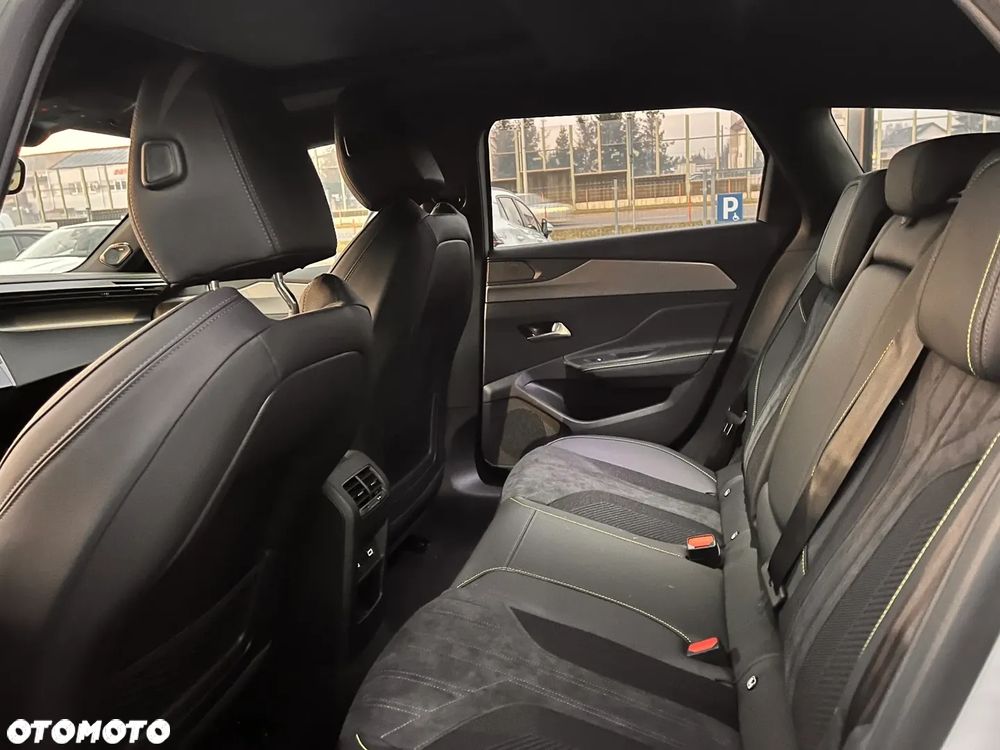 Peugeot 308 1.2 mHEV GT S&S e-DCS6 - 9