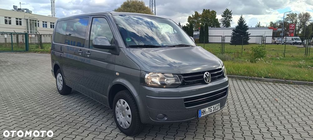 Volkswagen Caravelle - 4