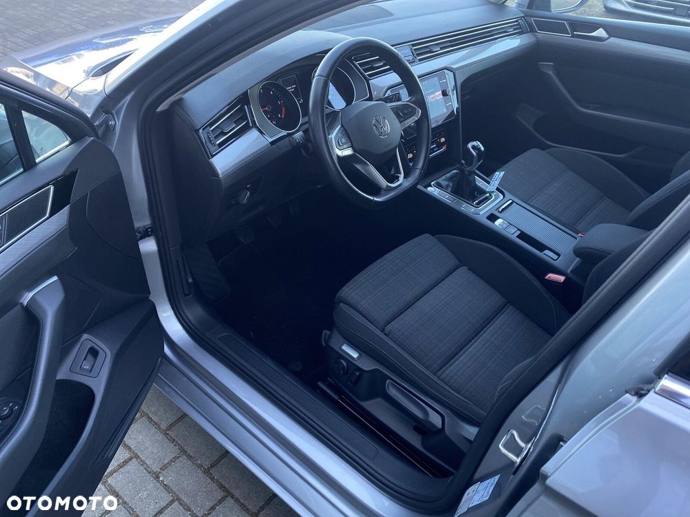 Volkswagen Passat Variant 2.0 TDI EVO Business - 9