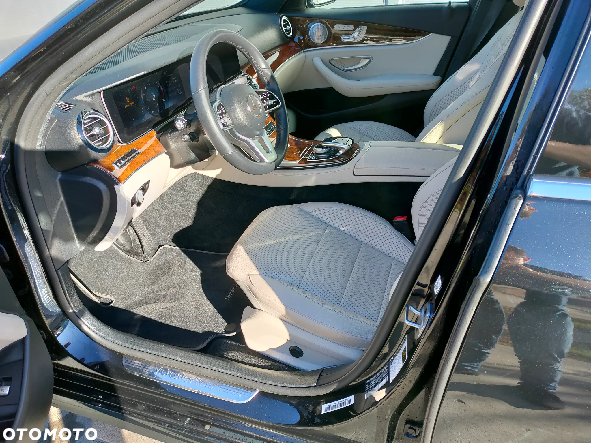 Mercedes-Benz Klasa E 450 4Matic T 9G-TRONIC AMG Line - 15