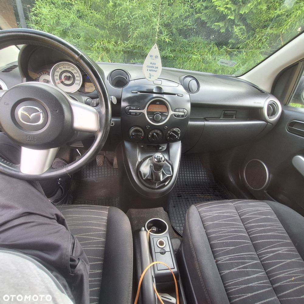 Mazda 2 - 4