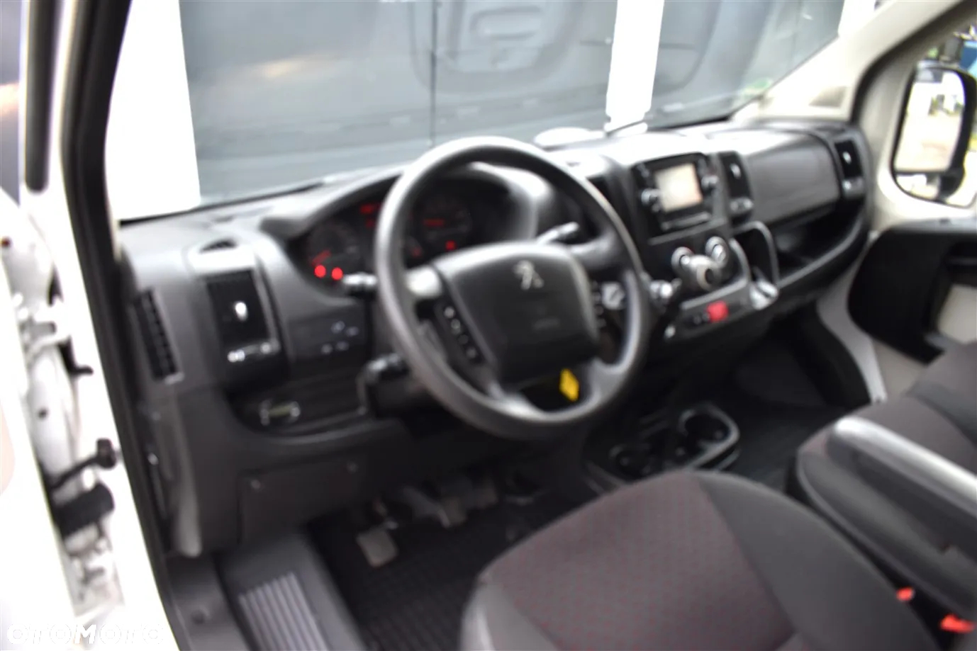 Peugeot BOXER - 21