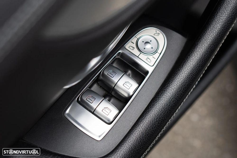 Mercedes-Benz E 220 d AMG Line - 30