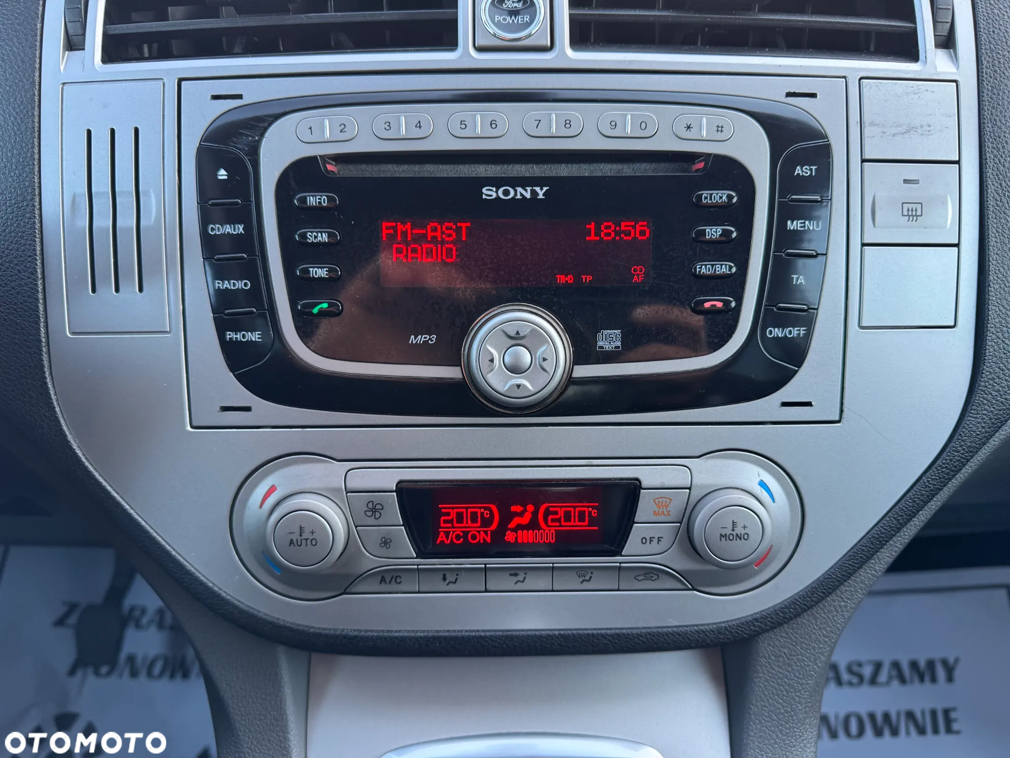 Ford Kuga 2.0 TDCi 2x4 Titanium - 26
