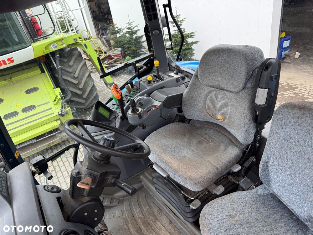 New Holland T7030 - 16