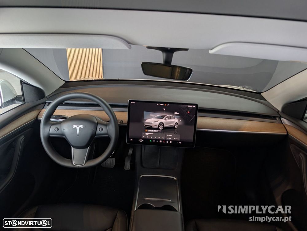 Tesla Model Y - 10