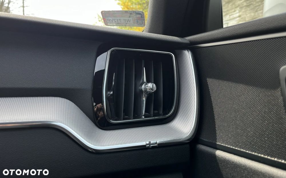 Volvo XC 60 D4 SCR R-Design - 19