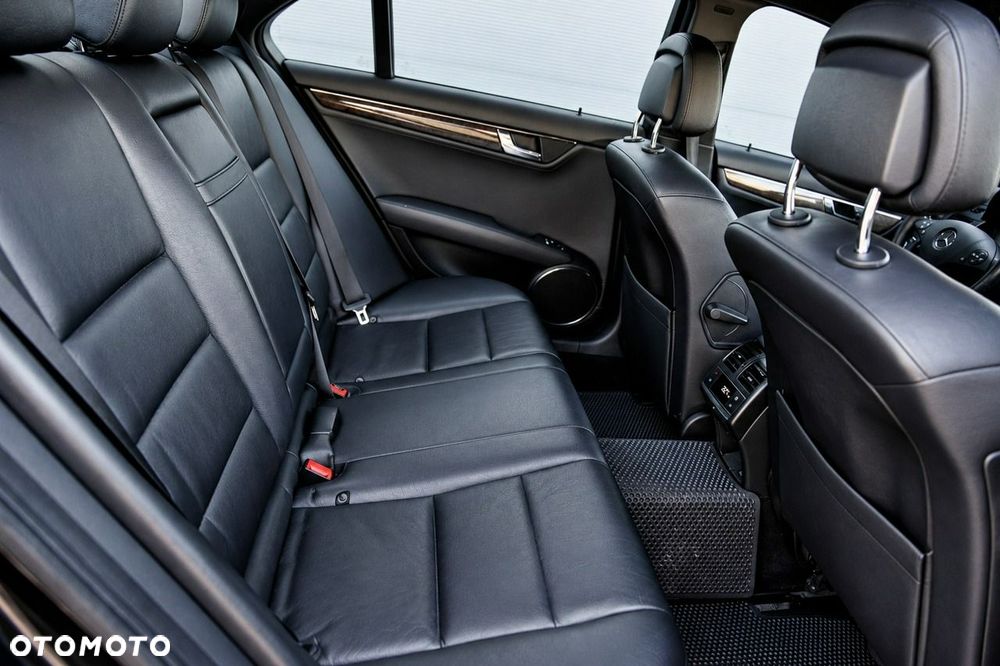 Mercedes-Benz Klasa C 350 7G-TRONIC Avantgarde - 19