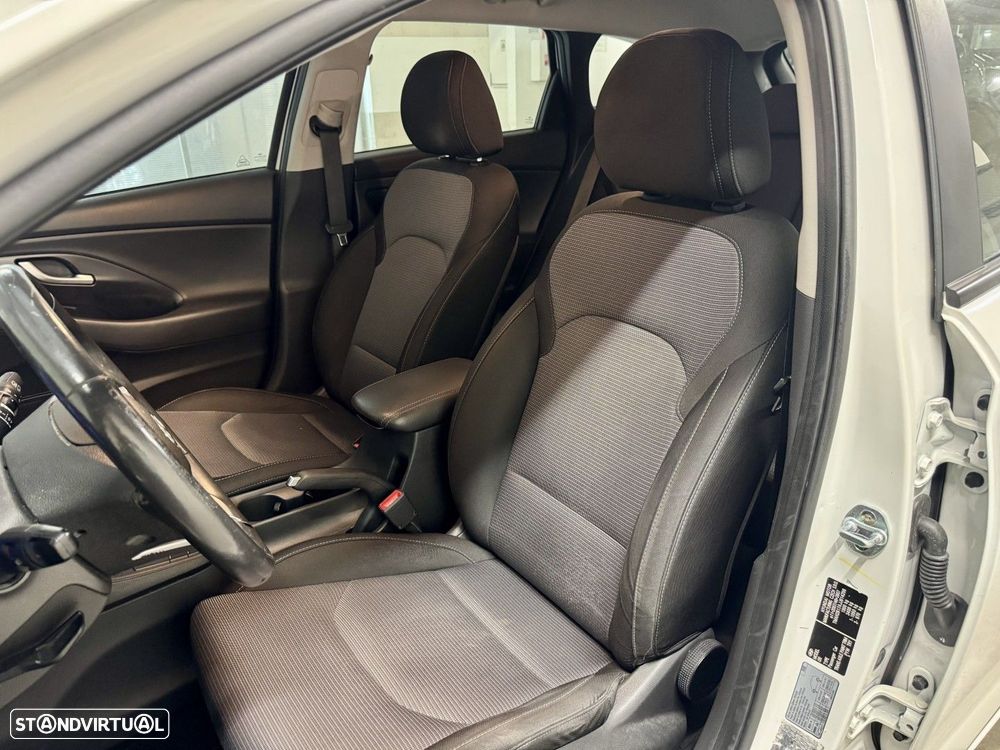 Hyundai i30 SW - 26
