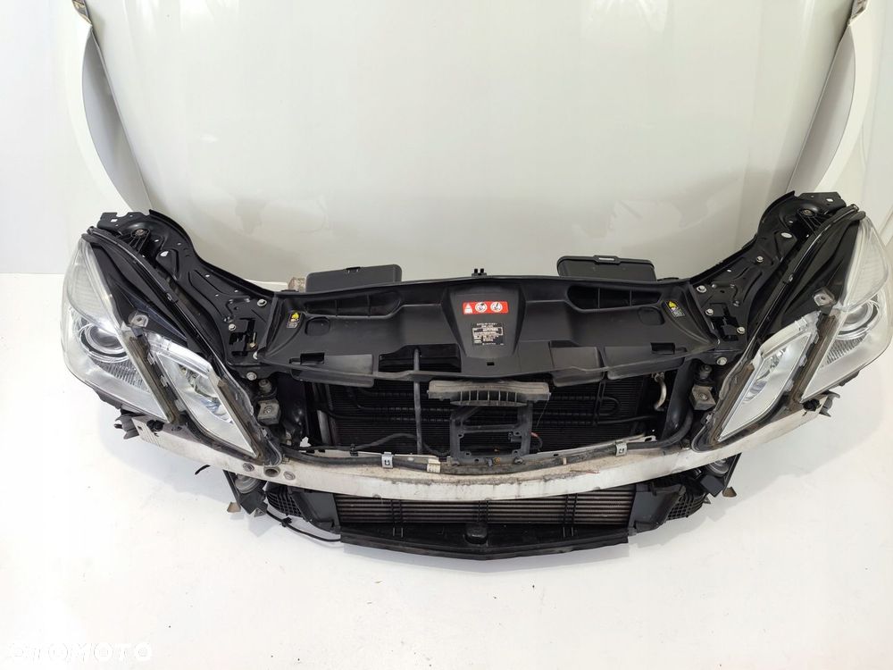 MERCEDES E KLASA W212 GRILL ATRAPA DISTRONIC RADAR - 4