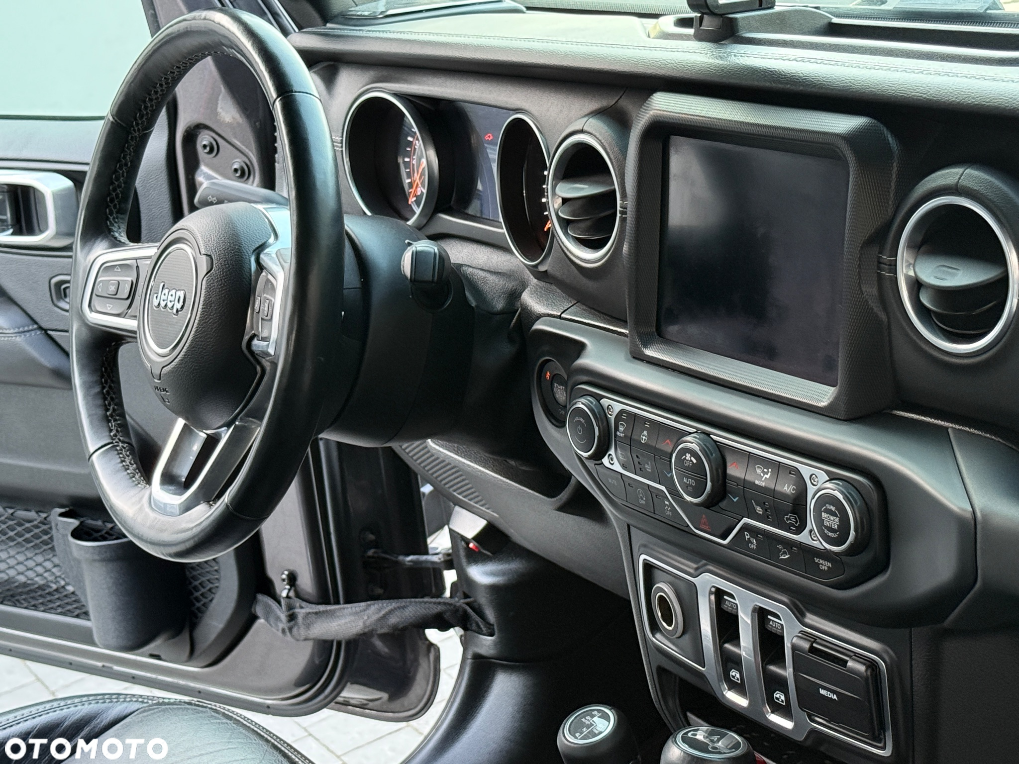 Jeep Wrangler 2.2 CRD Sahara - 32