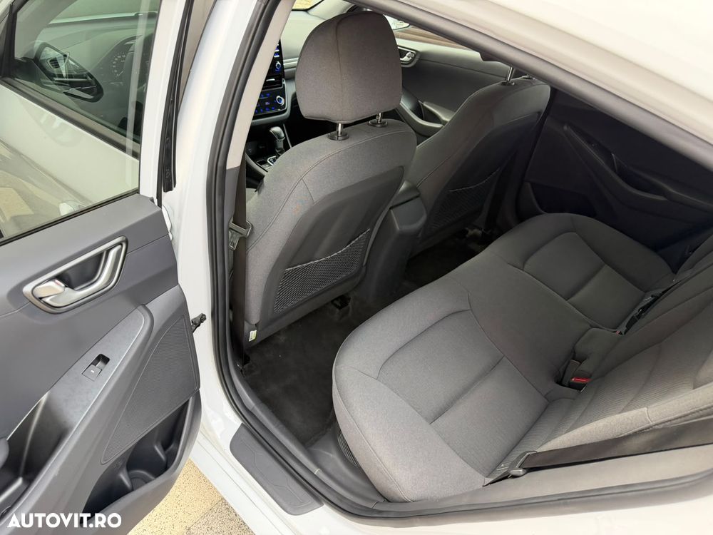 Hyundai IONIQ - 17