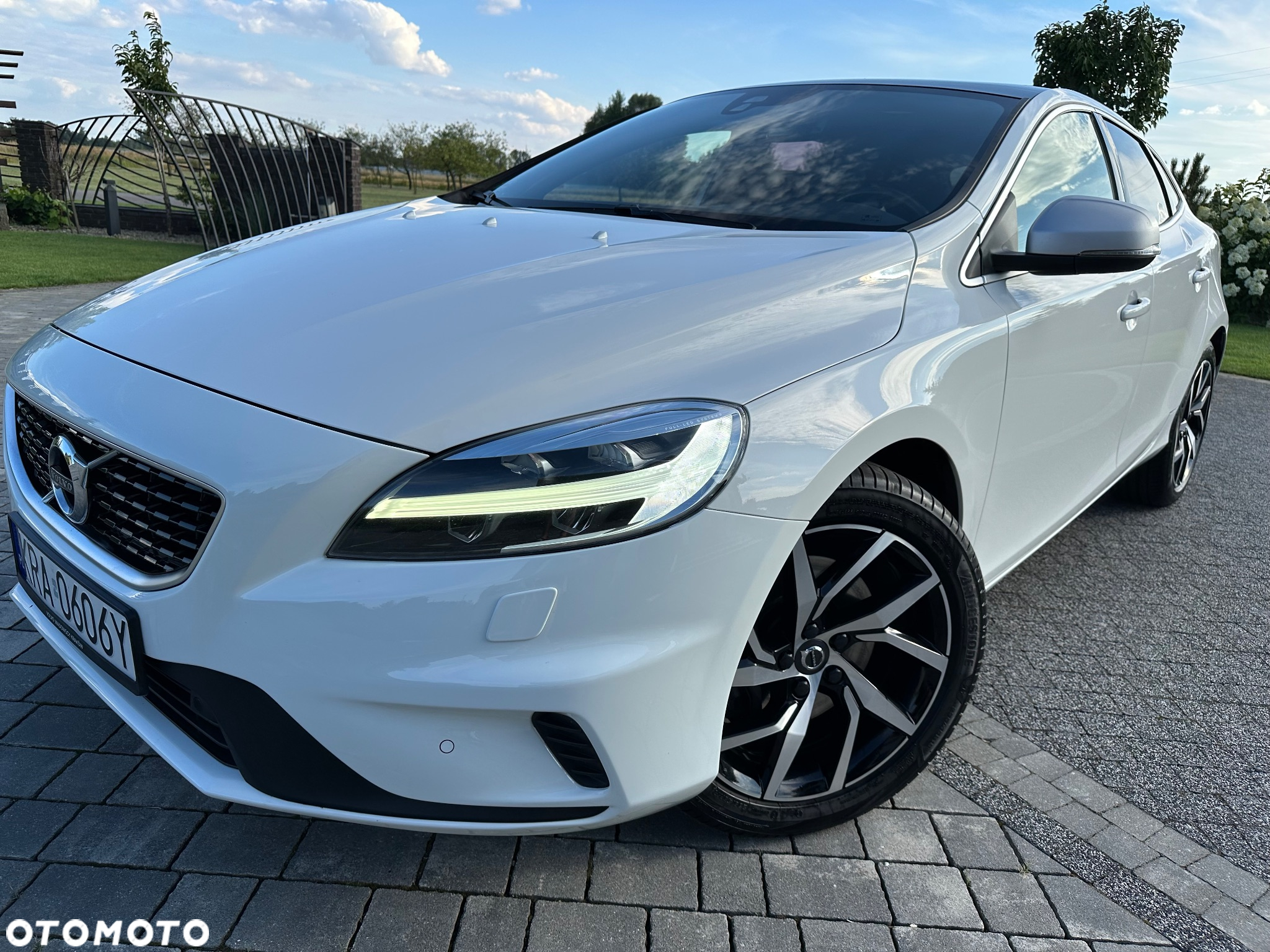 Volvo V40 T5 Drive-E R-Design Summum - 5