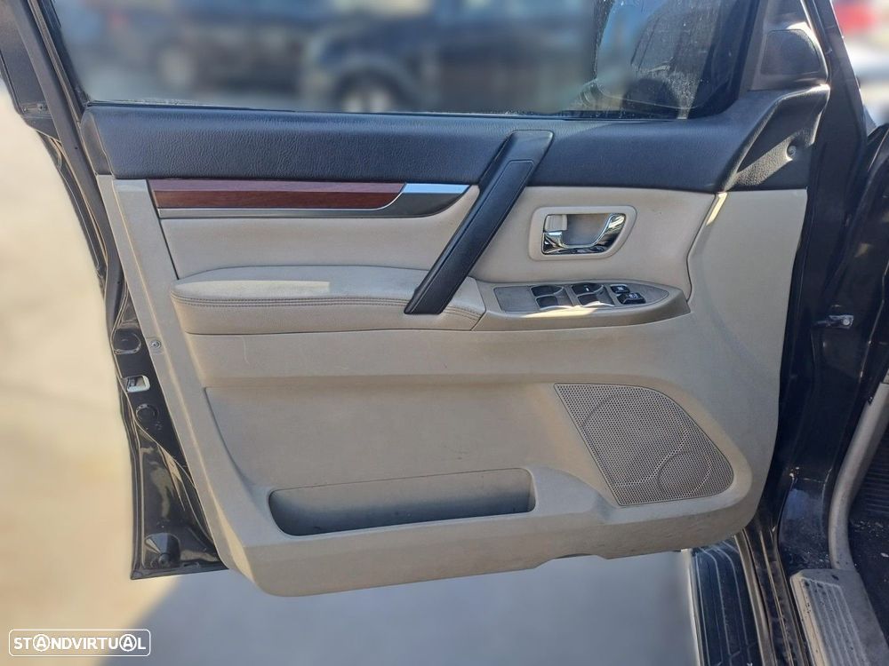 Peças Mitsubishi Pajero III (V7_W, V6_W) 3.2 Di-D (V68W) 2007 - 15