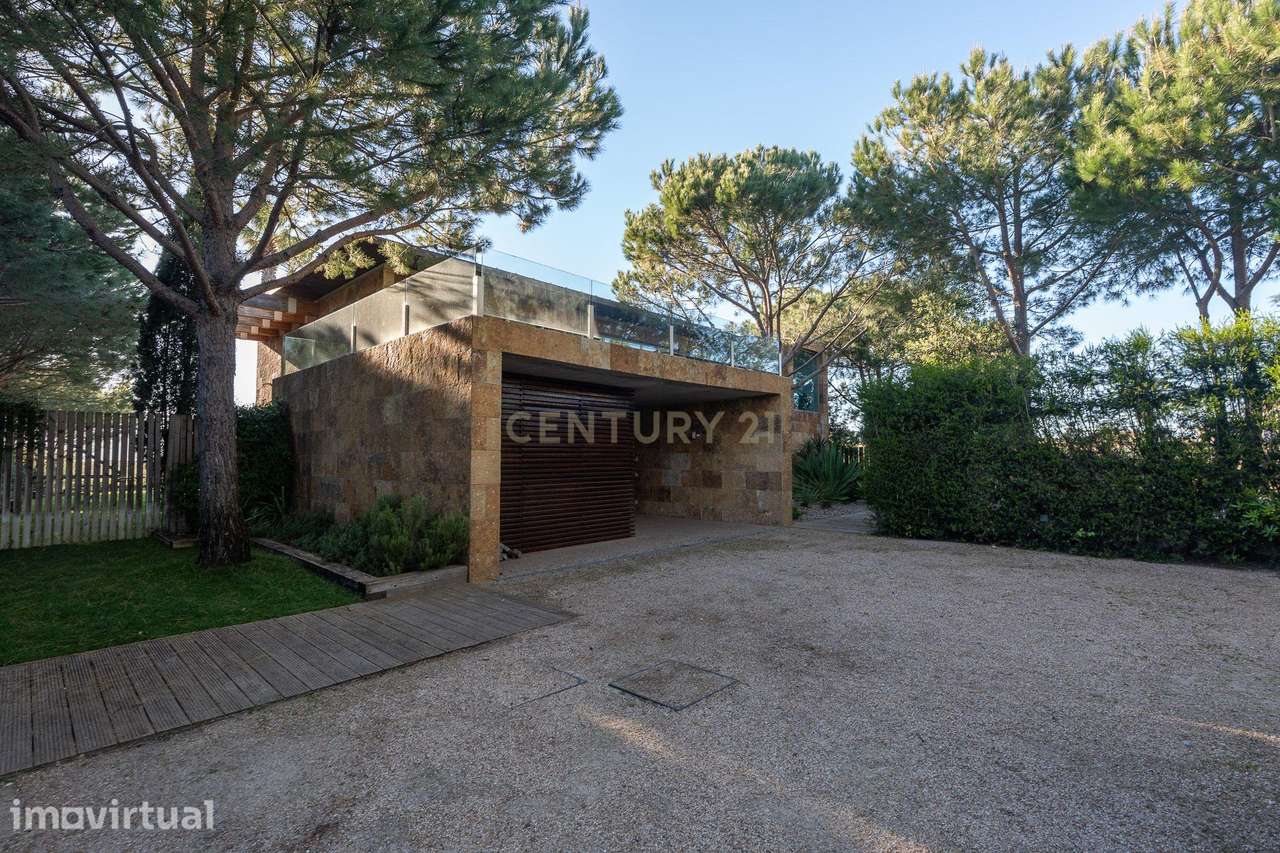 Moradia Exclusiva em Primeira Linha de Mar com Piscina Infinita / Trói - Grande imagem: 2/60