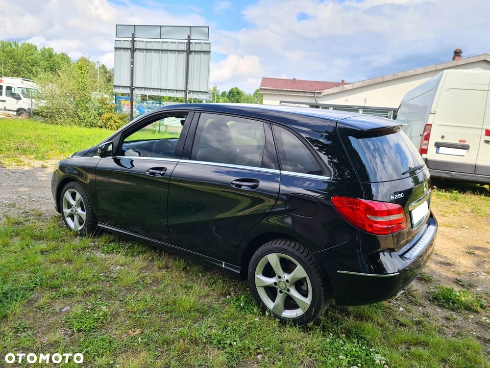 Mercedes-Benz Klasa B 250 7G-DCT AMG Line - 12
