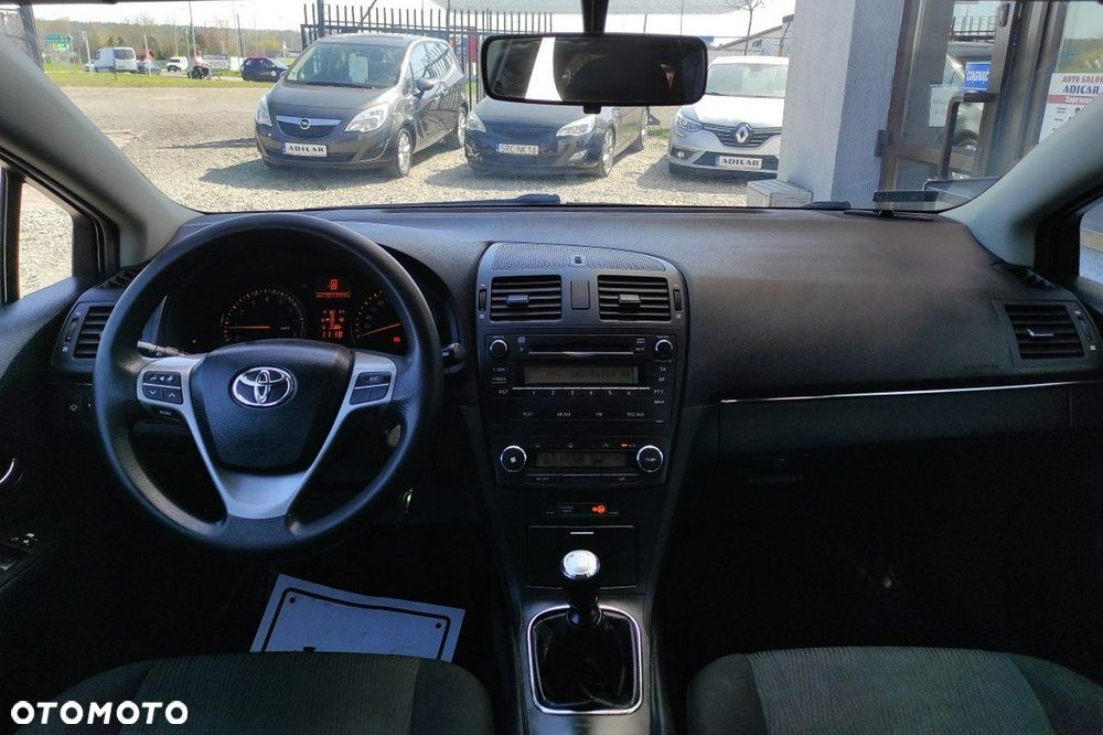 Toyota Avensis - 10