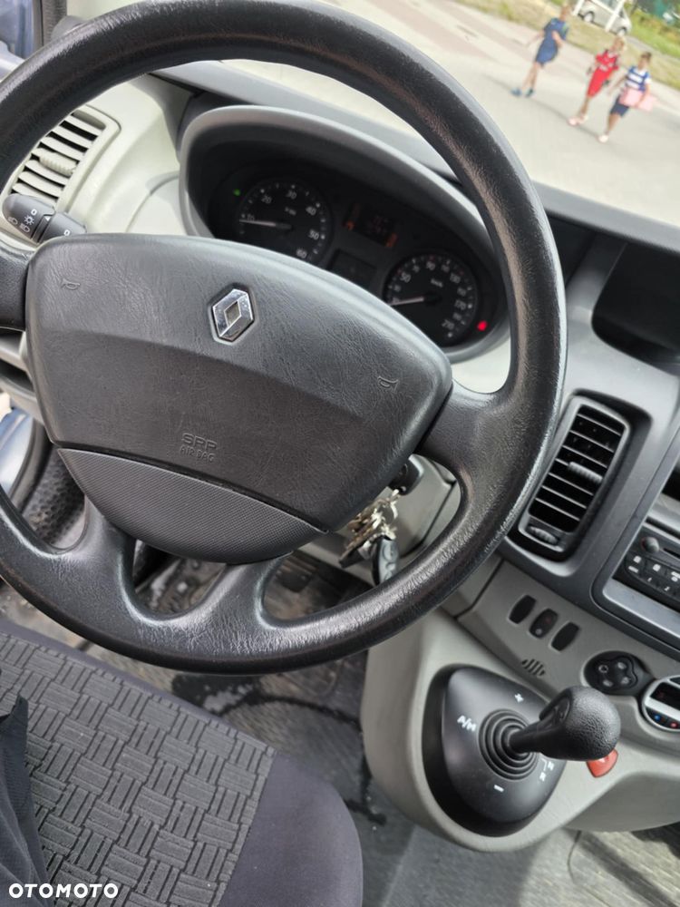 Renault Trafic - 11