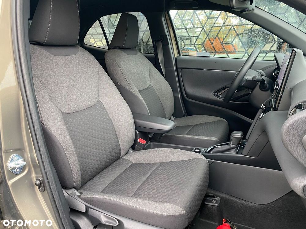 Toyota Yaris Cross Hybrid 1.5 Style AWD - 23