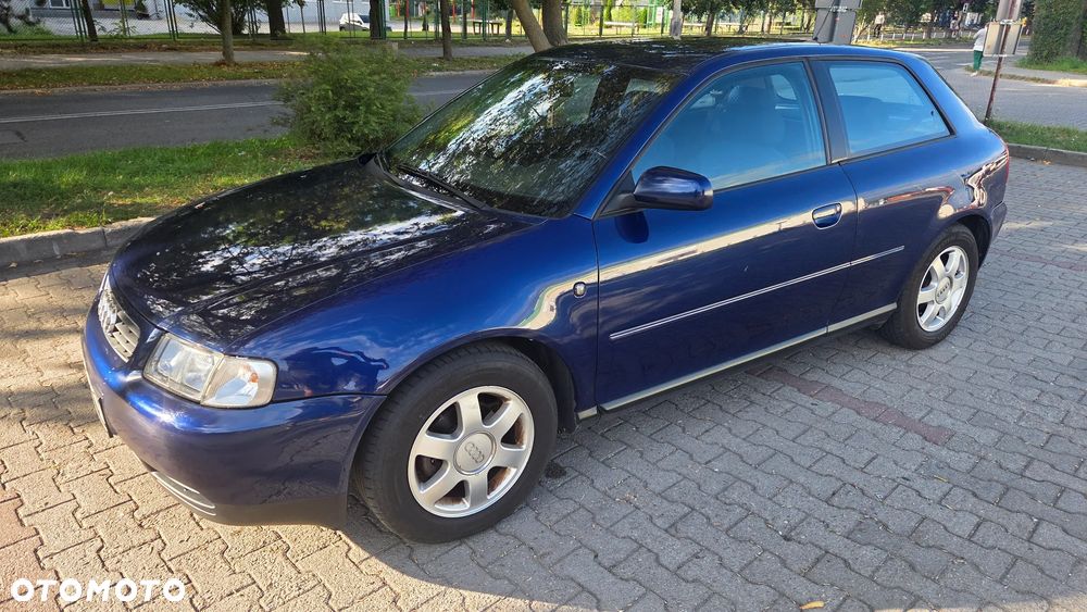 Audi A3 3-drzwiowe 1.6 Ambition - 1