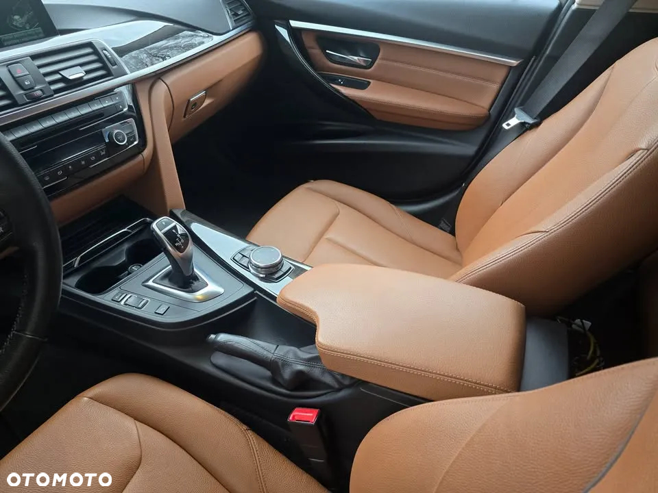 BMW Seria 3 330d Touring xDrive Luxury Line - 13