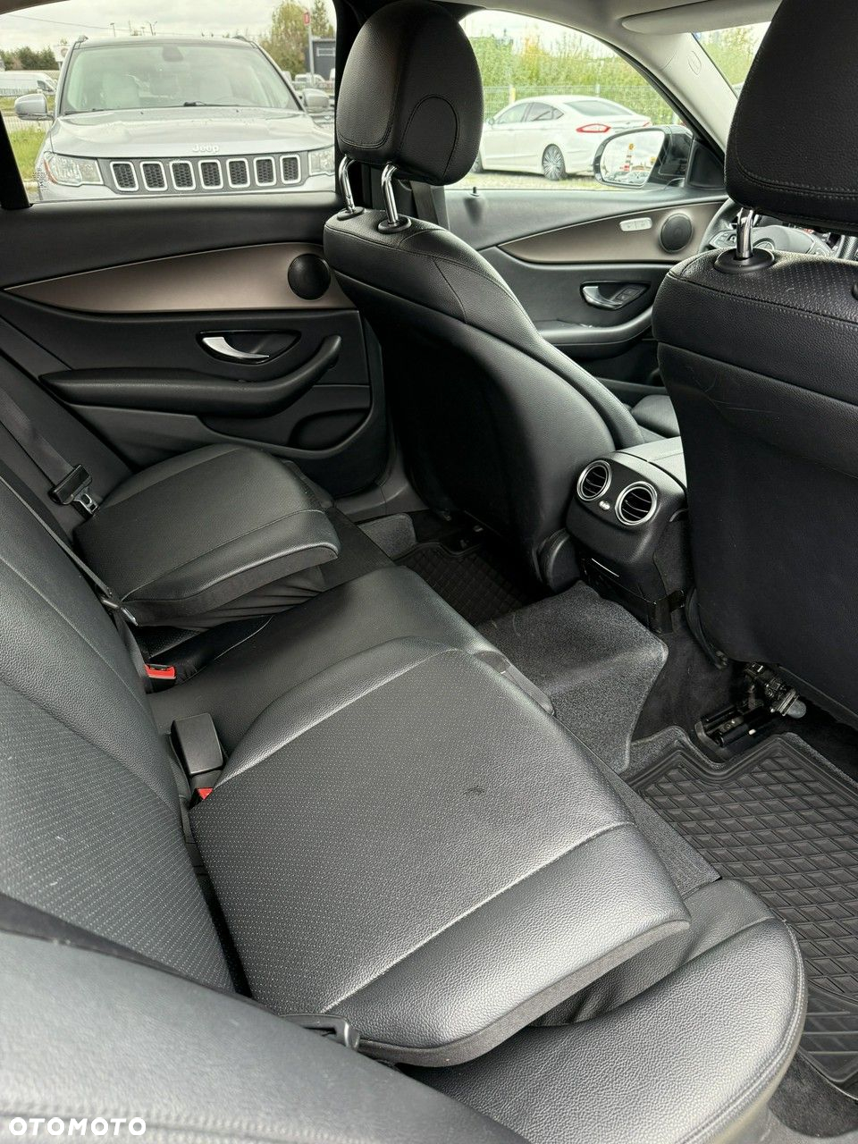 Mercedes-Benz Klasa E 200 d 9G-TRONIC - 17