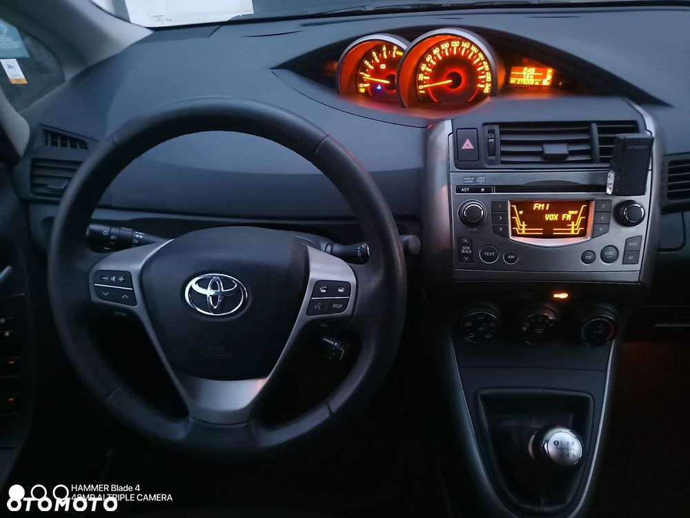Toyota Verso 2.0 D-4D Edition - 11