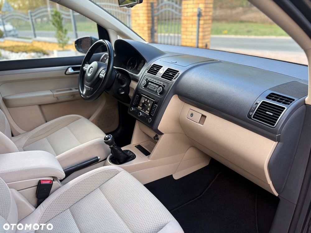 Volkswagen Touran - 20