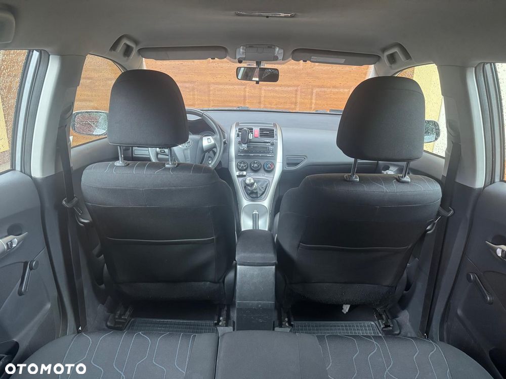 Toyota Auris 1.33 Dual-VVT-i - 9