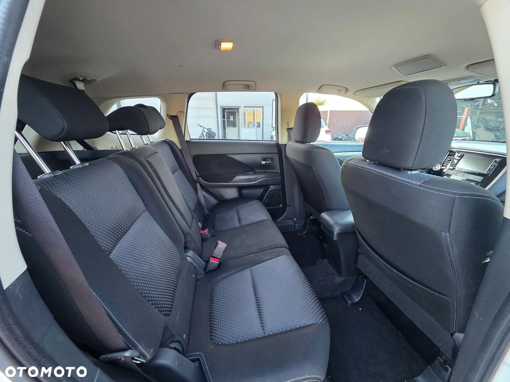 Mitsubishi Outlander - 20